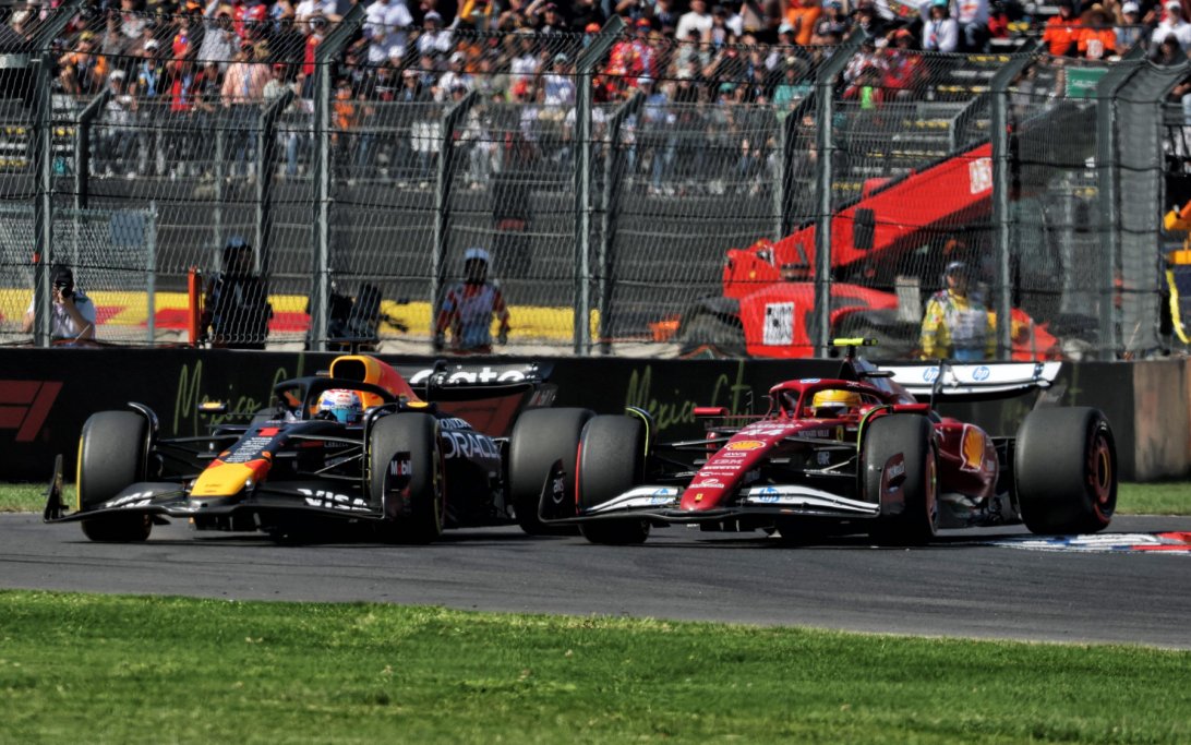 Hamilton furioso per la penalità dopo la battaglia con Verstappen in Messico