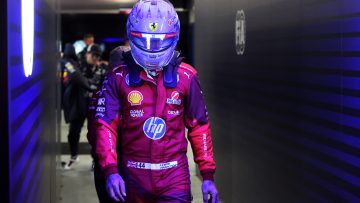 Hamilton radeloos na historische uitschakeling: "Het voelt vreselijk!"