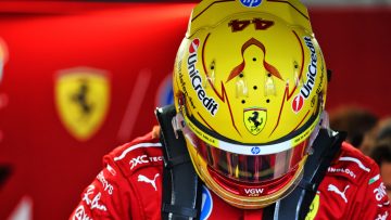 Ferrari op de bres voor verslagen Hamilton: "Ik sta 2.000 procent achter hem"