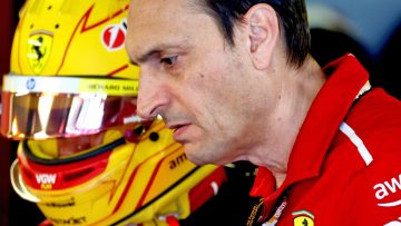 Kibbelende Hamilton en engineer krijgen ludiek relatie-advies