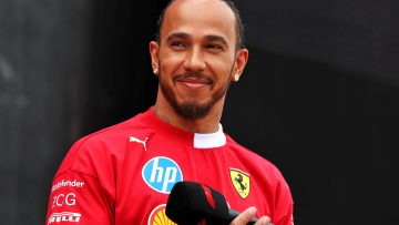 Button neemt het op voor Hamilton: "Dat heeft hij nog nooit meegemaakt"