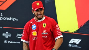 Hamilton laat weinig los over nieuwe Ferrari-upgrade: "We hebben niets getest"