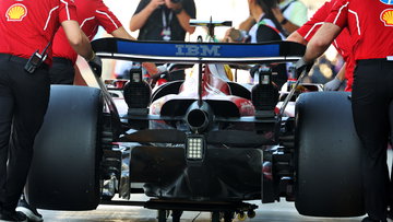 Should F1 return to V8 engines?