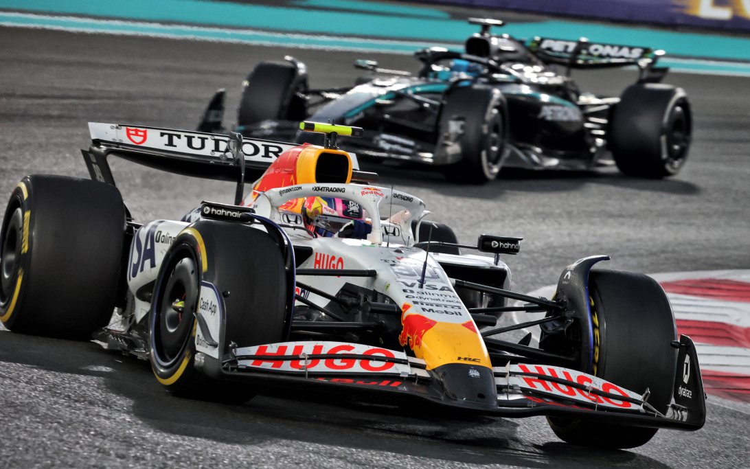 Racing Bulls assegura 6º lugar no Mundial de Construtores com estratégia focada em bloquear Aston Martin em Abu Dhabi