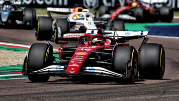 Leclerc sluit zich aan bij Verstappen: "Een fucking grap!"