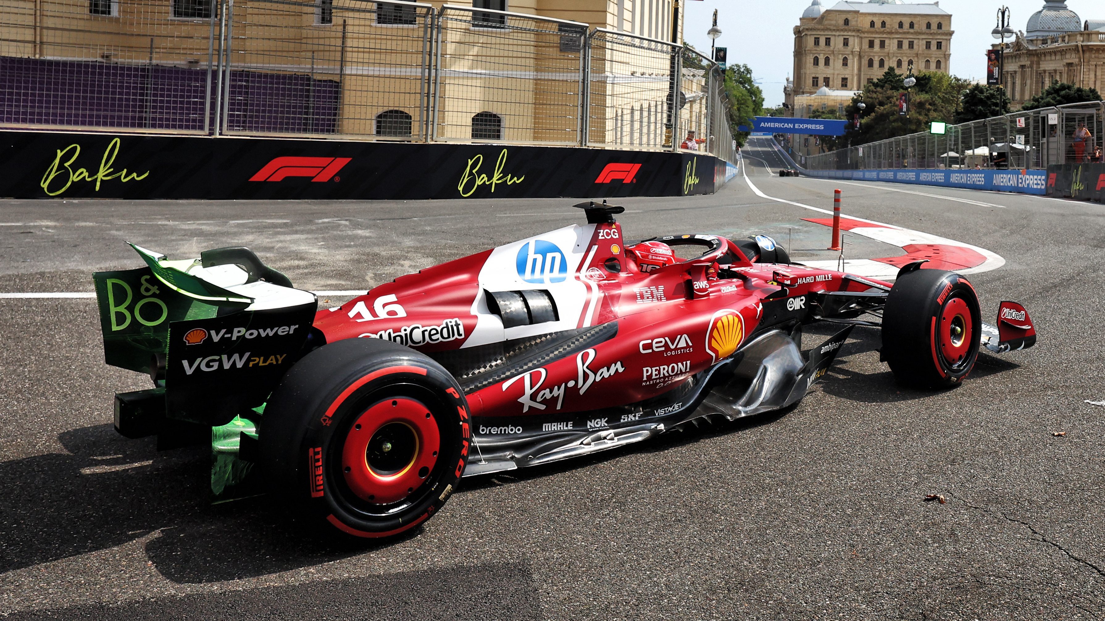 Leclerc FP1 Baku