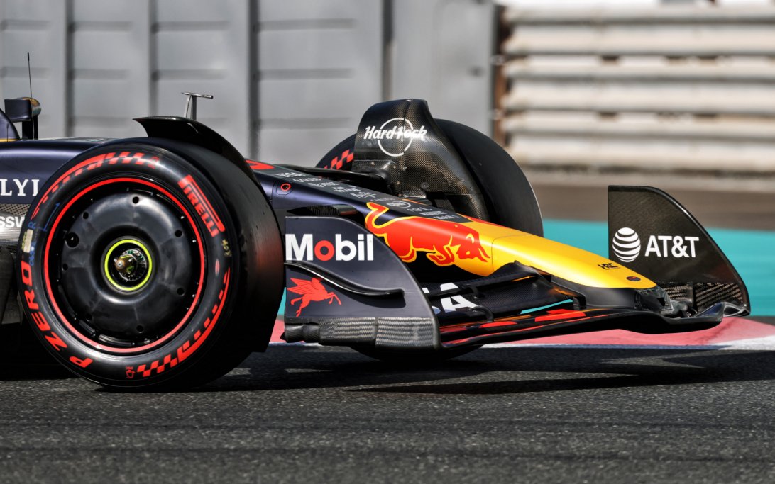 Pirelli Unveils 2026 F1 Tyre Redesign with Chequered Flag Graphics