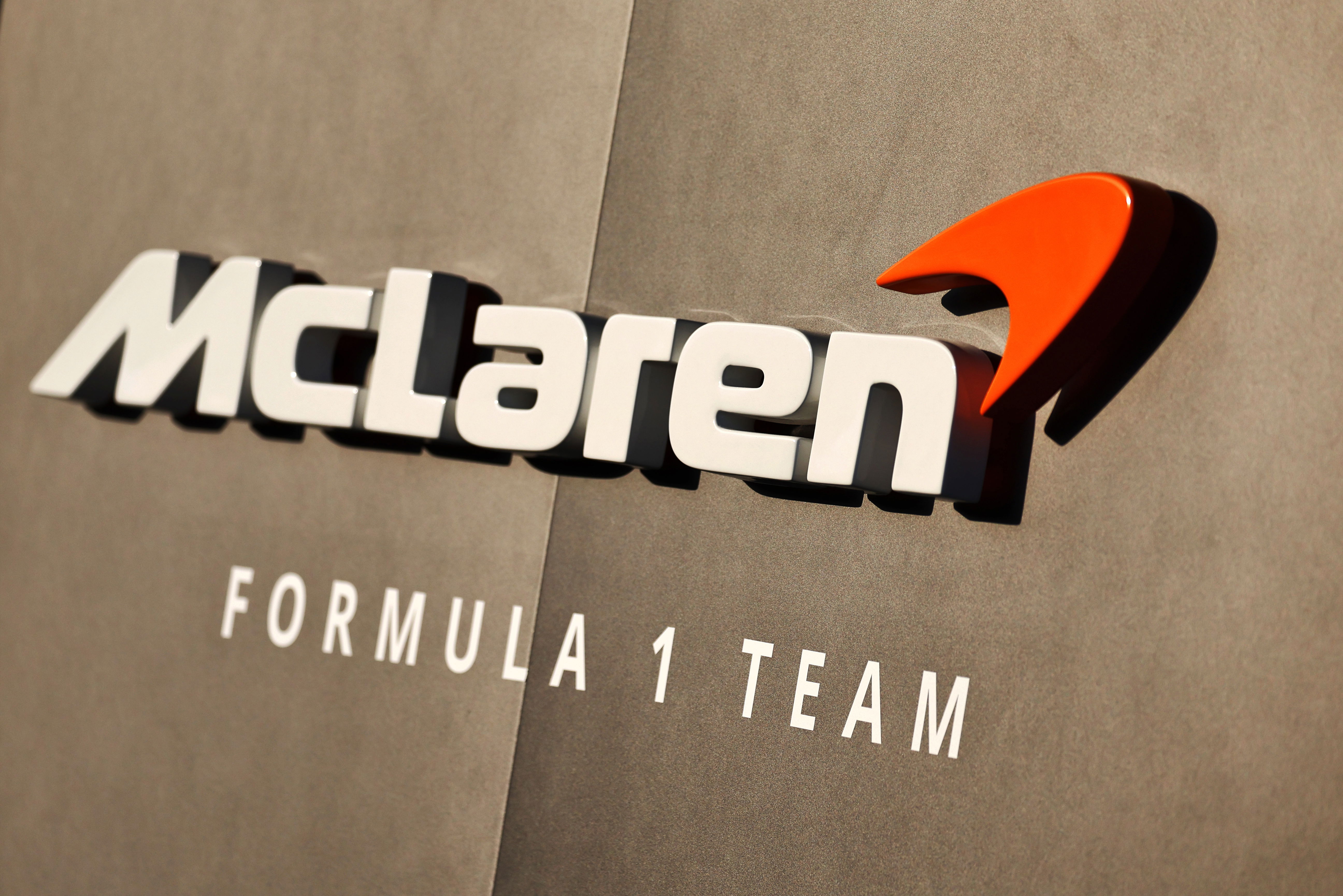 Mc Laren logo