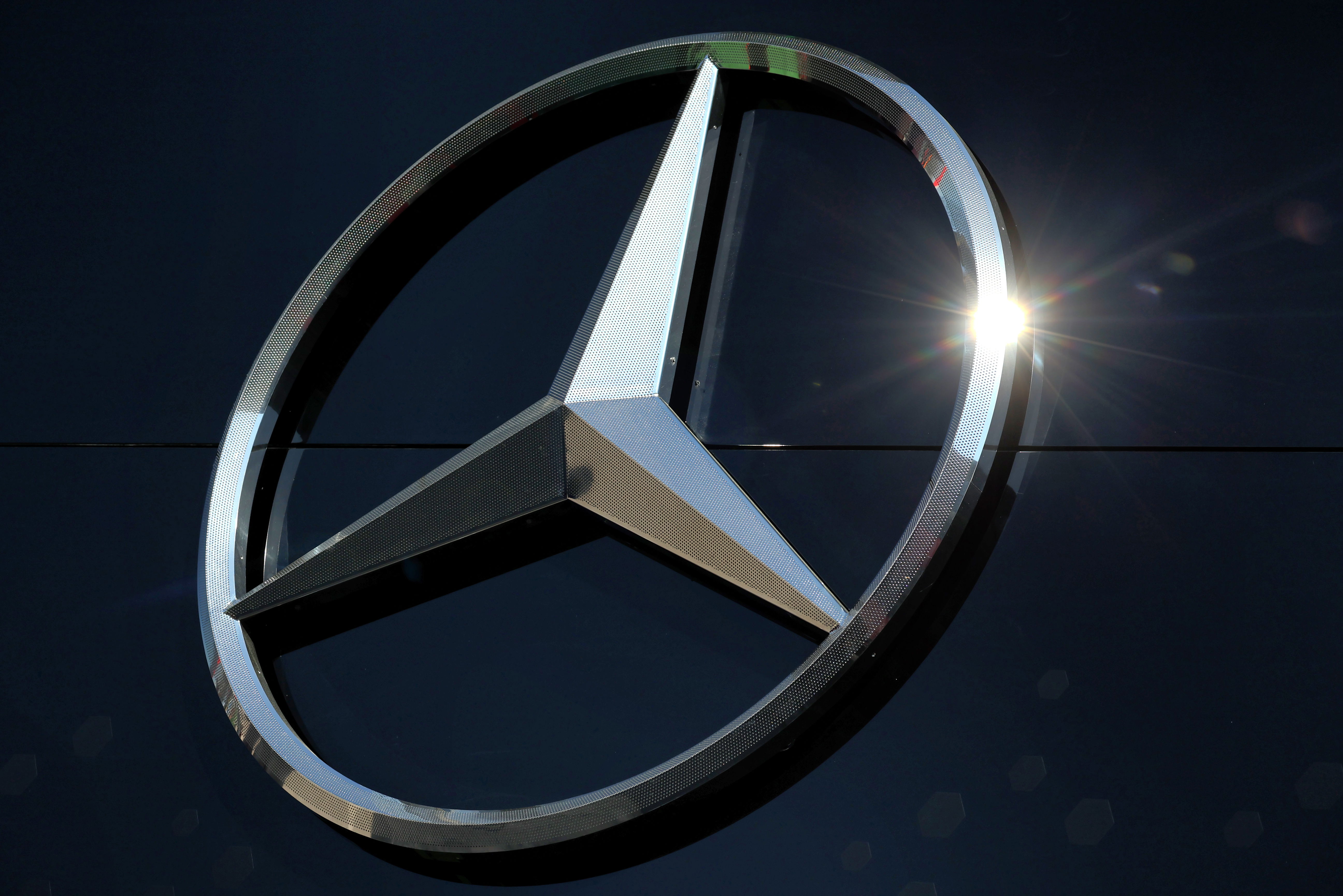 Mercedes logo
