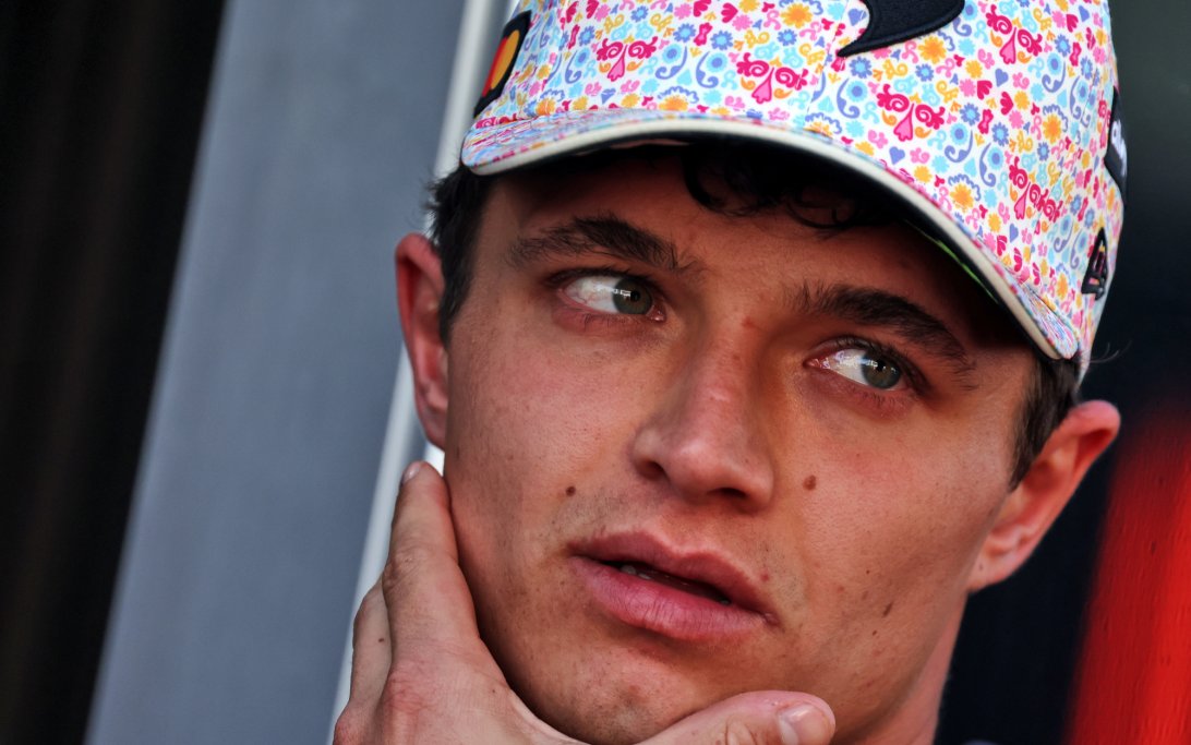 GP USA: McLaren 'Ride' Dopo il Tentativo Fallito della Red Bull di Rimuovere il Nastro