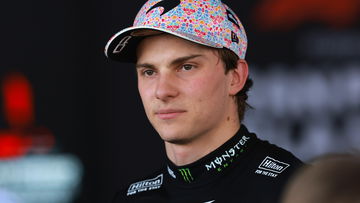 Oscar Piastri urged to find 'character' in 'surreal and bizarre' F1 title fight