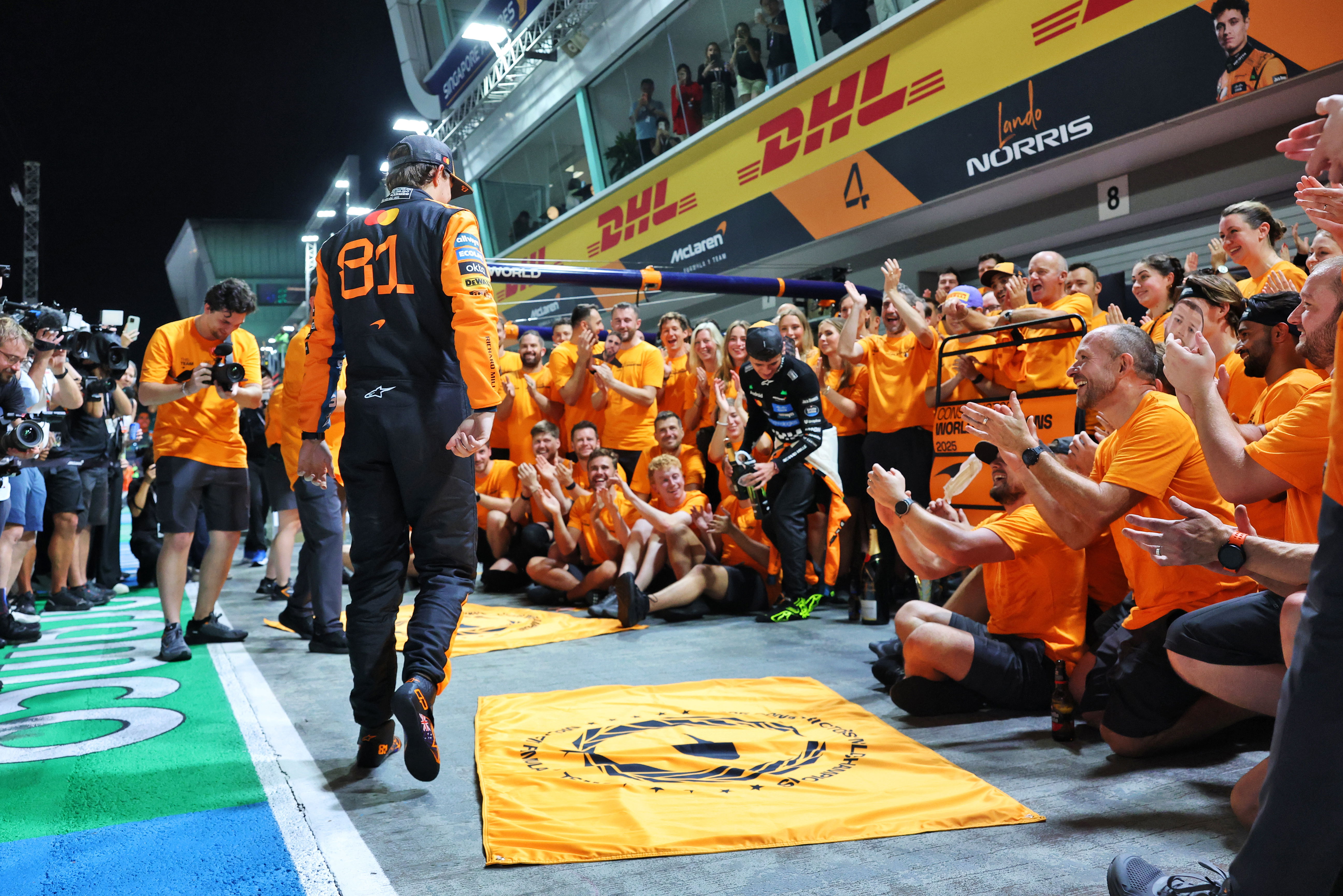 Piastri celebration Sin