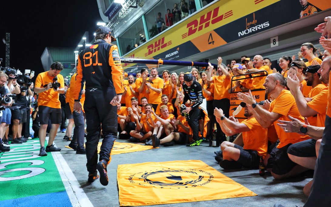 Piastri celebration Sin