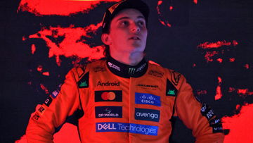 'Catastrophic' McLaren mistake creates three-way F1 title showdown