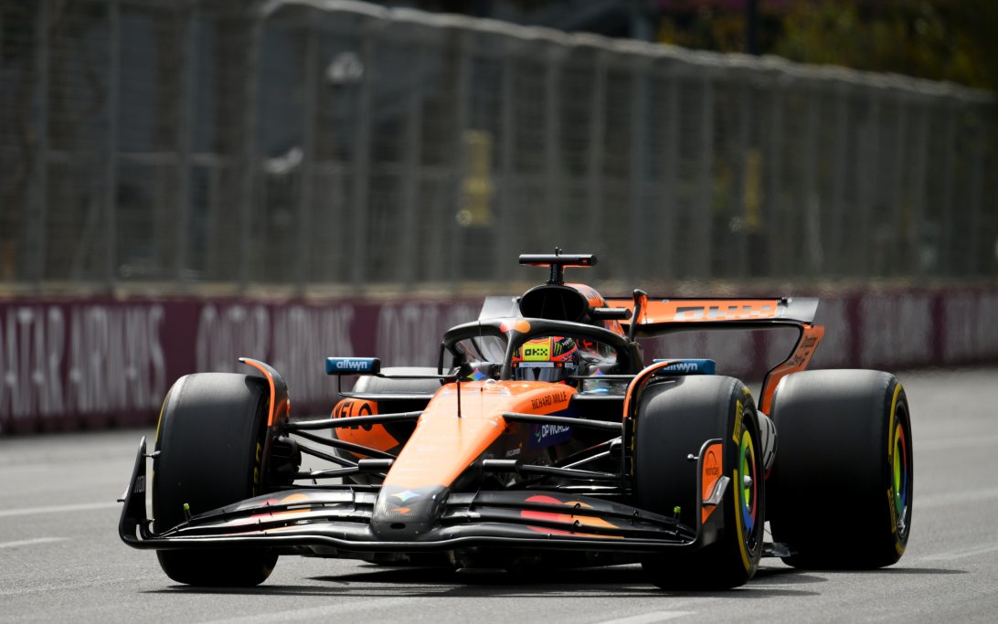 Piastri Baku race warmup