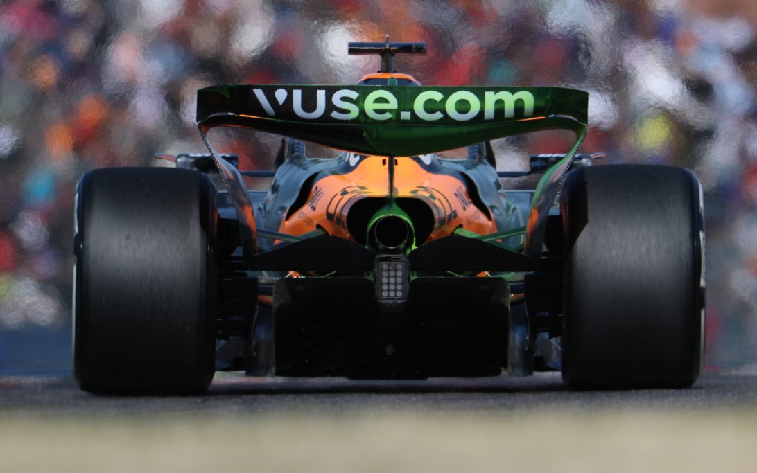 Piastri McLaren rear wing