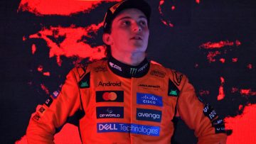 'Catastrophic' McLaren mistake creates three-way F1 title showdown