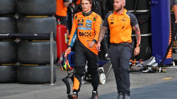 Oscar Piastri issues McLaren apology after brutal double crash blow
