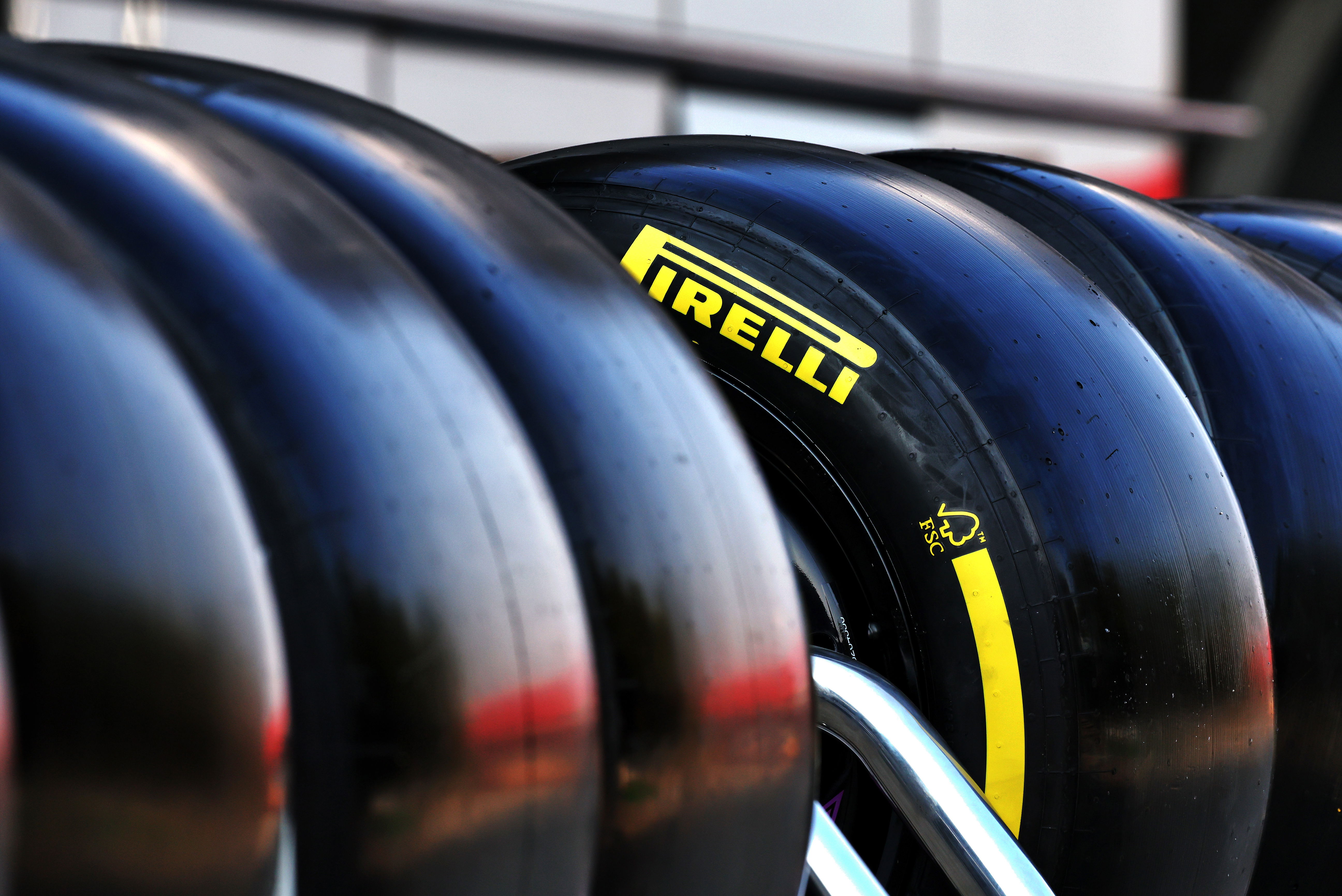 Pirelli Medium