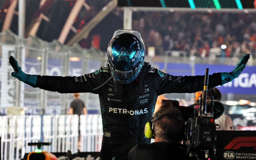 Russell T pose after win Singapore