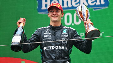 Russell stipt 'geweldig' resultaat aan in gevecht met Verstappen en Ferrari