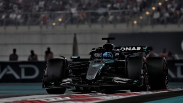 Russell verwacht slimme spelletjes van Verstappen: "Dat kan hij makkelijk doen"