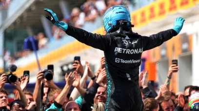 Russell Canada win t-pose