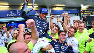 Carlos Sainz rejects Lewis Hamilton comparison after landmark Williams podium