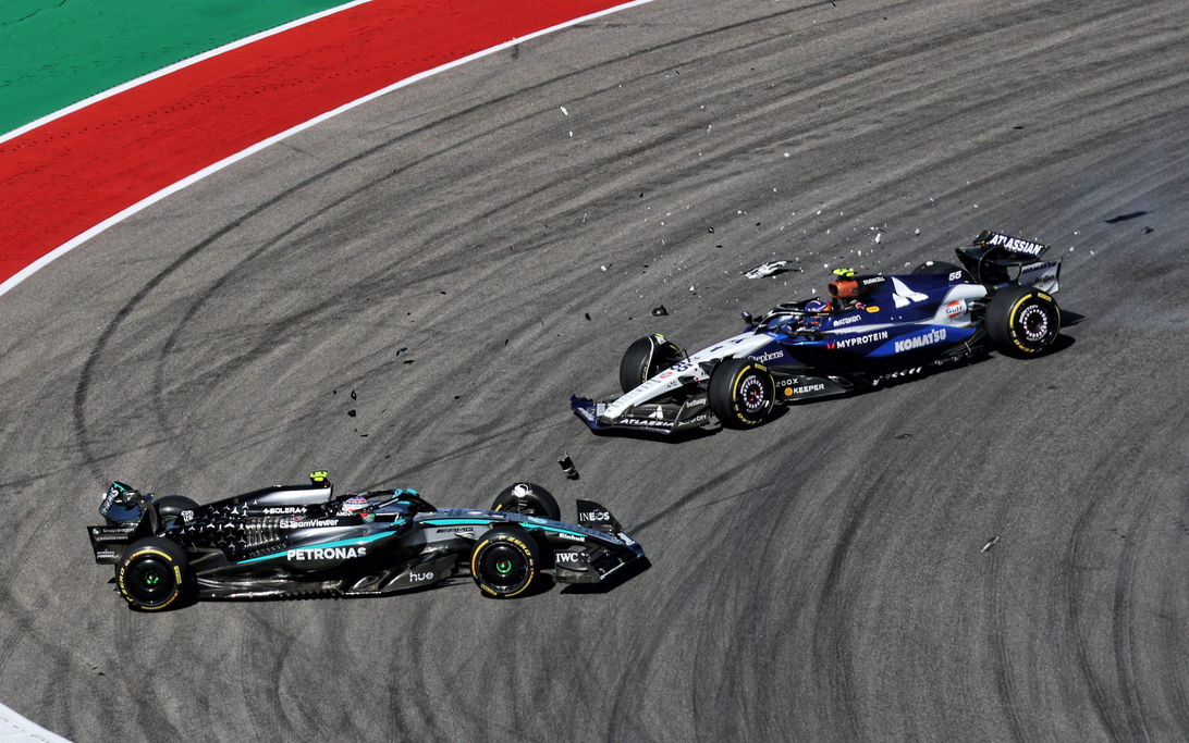 Sainz Antonelli race crash Austin