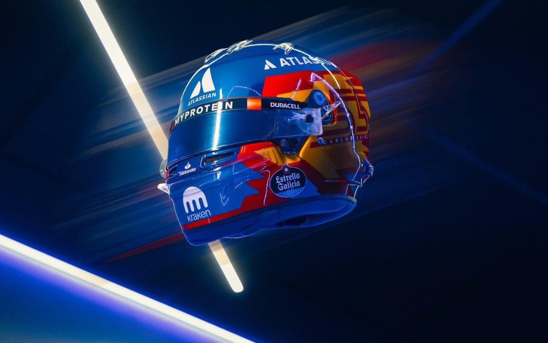 Sainz new helmet 2025
