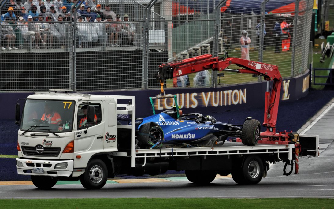 Sainz Australia crash