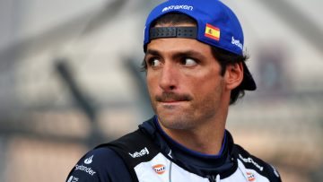 Carlos Sainz slates F1 broadcasting 'girlfriend trend'
