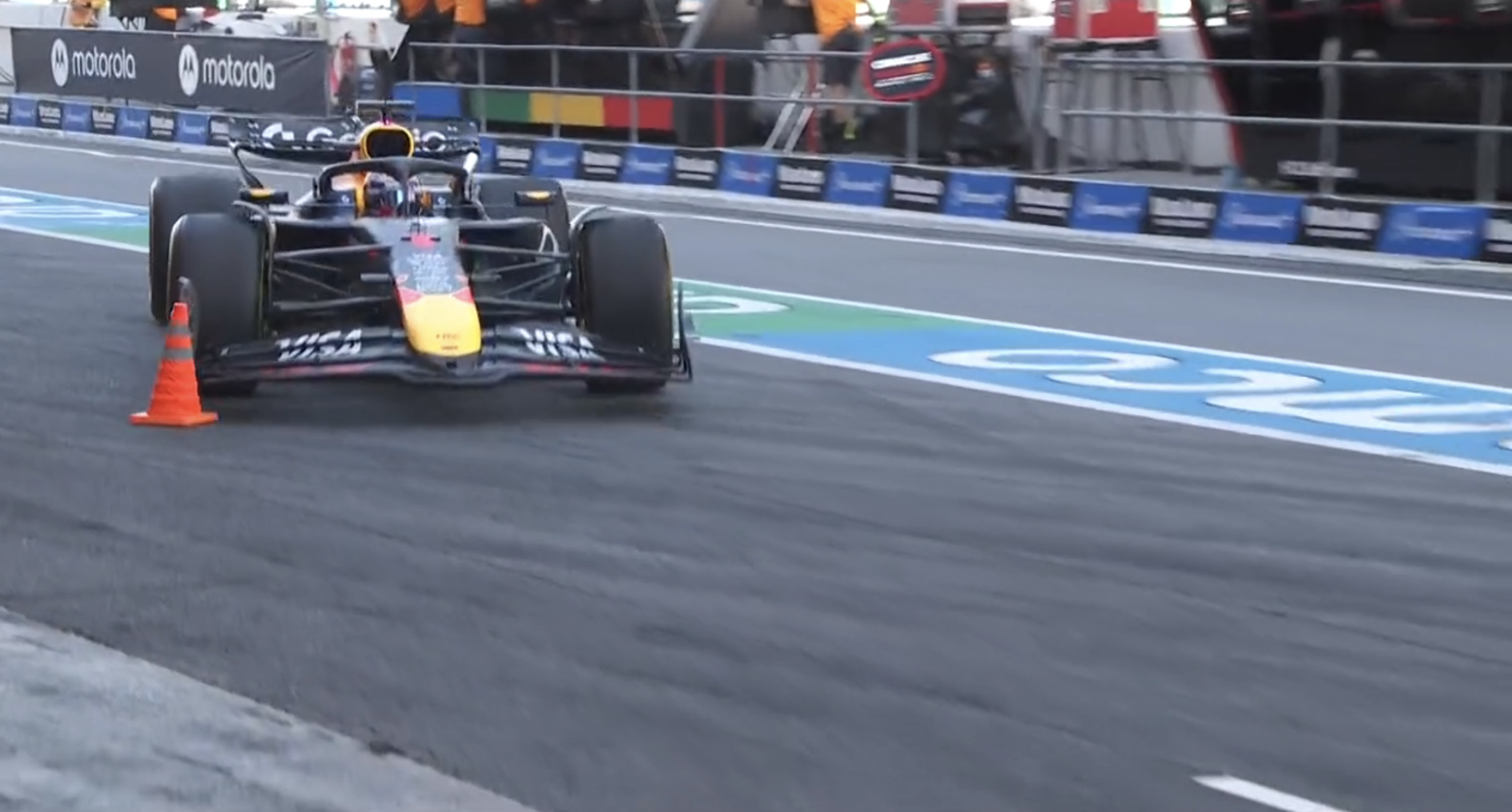 Verstappen pylon screenshot