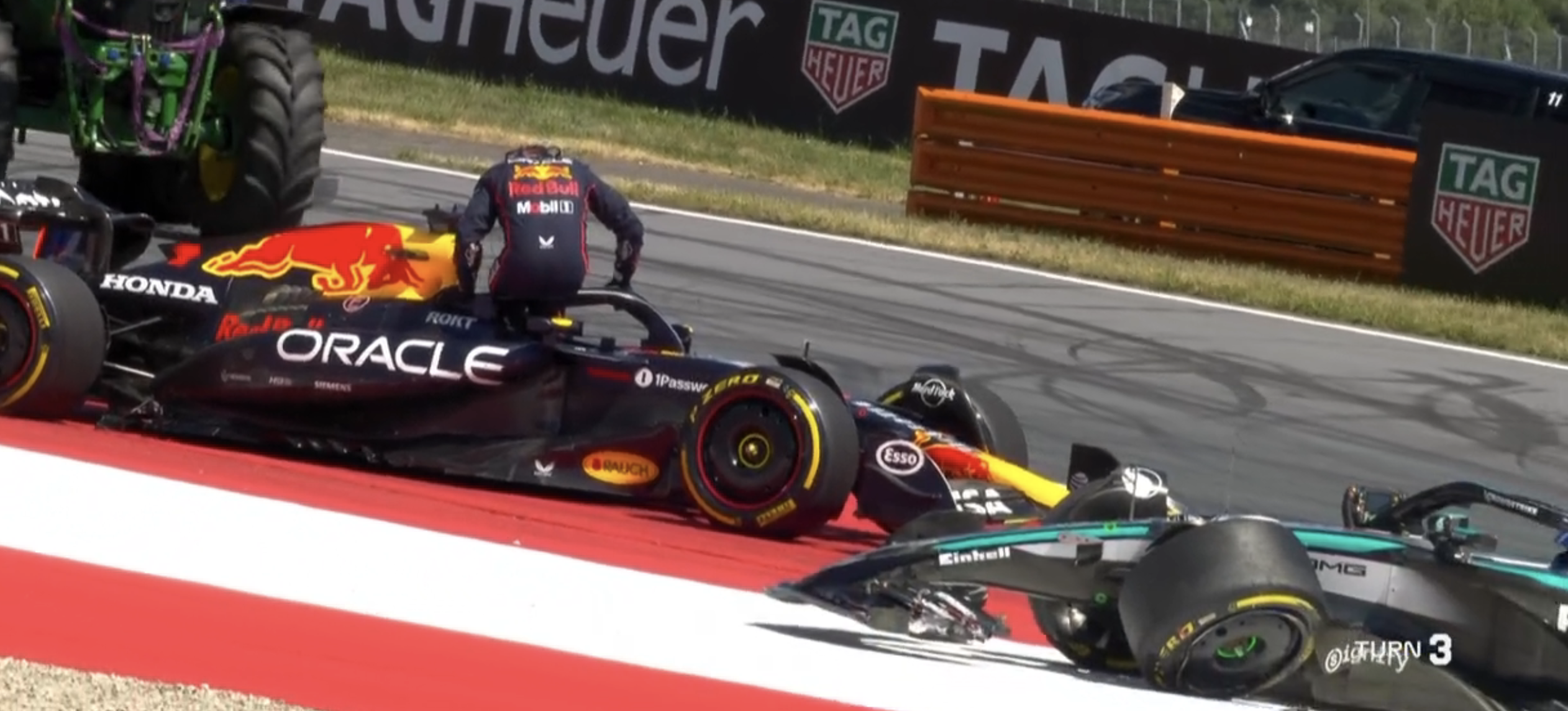 screenshot Verstappen Antonelli Austria crash