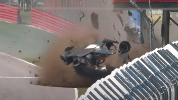 Opstapklasse IndyCar opgeschrikt door huiveringwekkende backflip