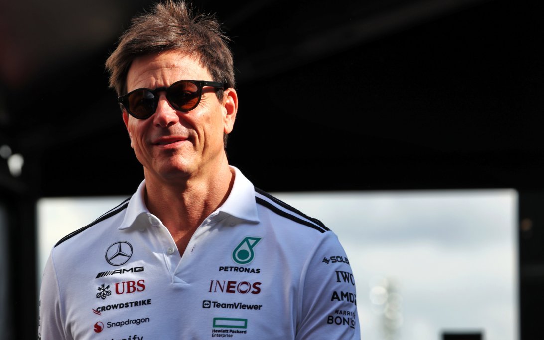 Toto Wolff promete "aprender del error" tras la saga Verstappen y los retrasos en los contratos de pilotos