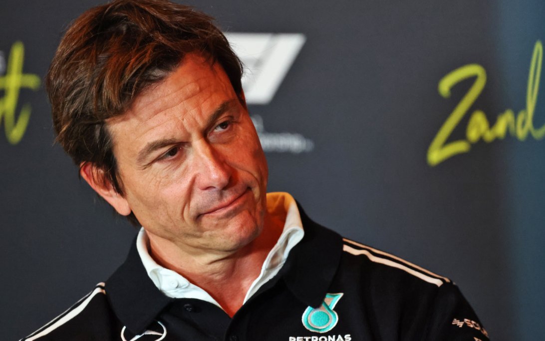 トト・ウォルフ、メルセデス2026年F1ドライバーラインアップを示唆