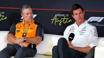Wolff verplaatst zich in McLaren: "Verstappen heeft een psychologisch voordeel"