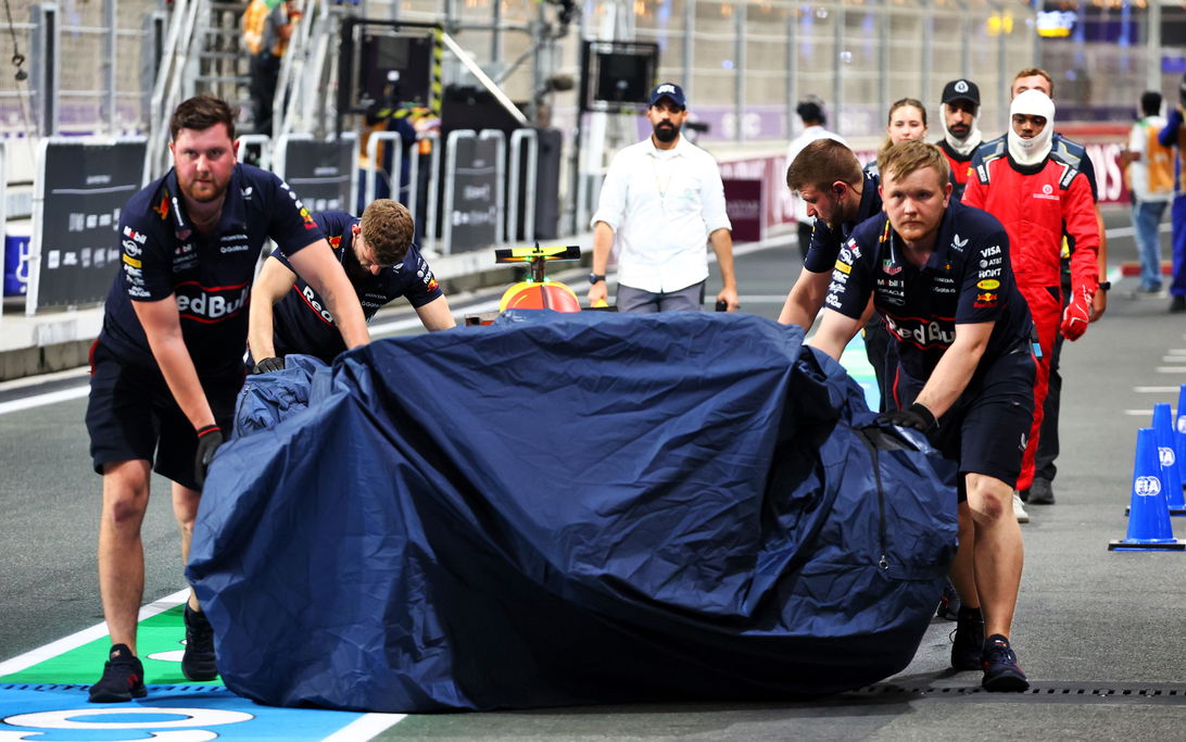Tsunoda crash FP2 Jeddah