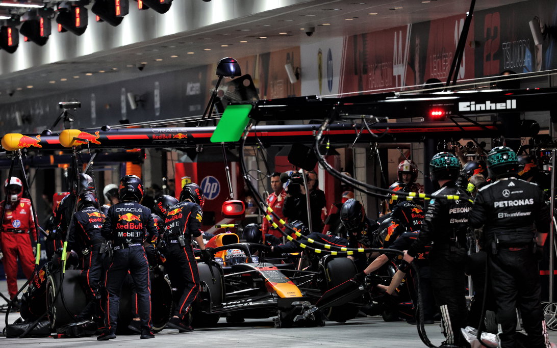Tsunoda pitstop race Las Vegas