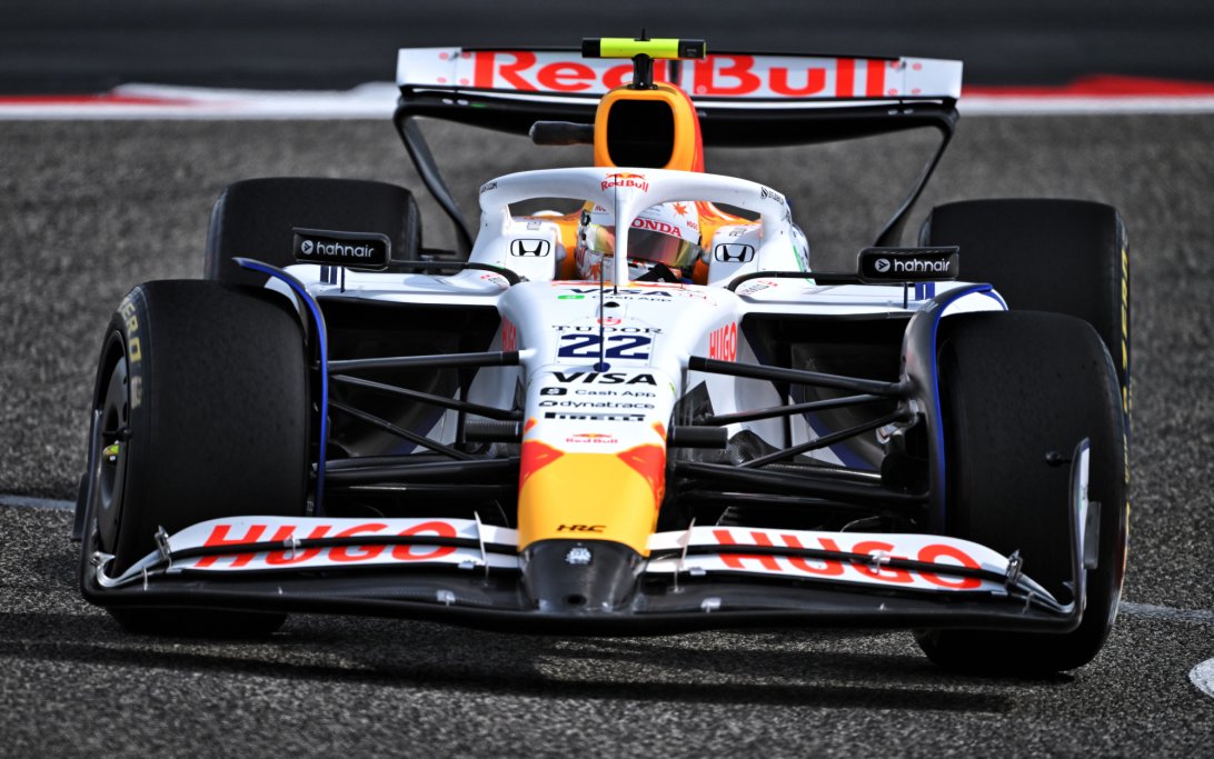 Tsunoda Bahrain testing