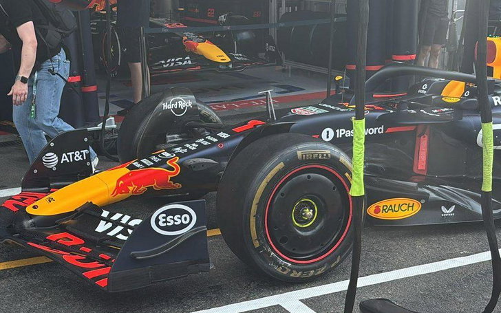 Verstappen pitlane