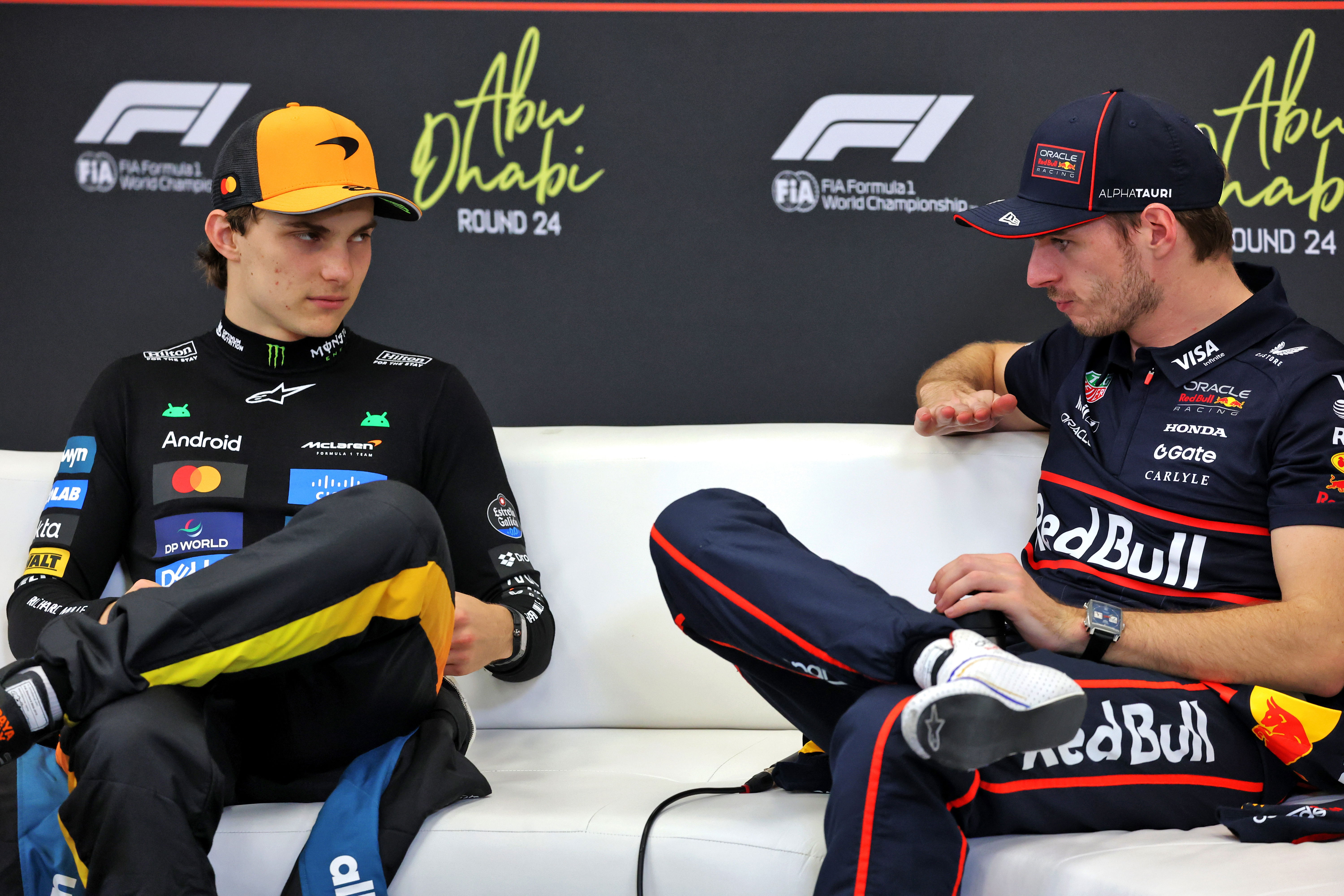 Piastri Verstappen presser Abu Dhabi Sun