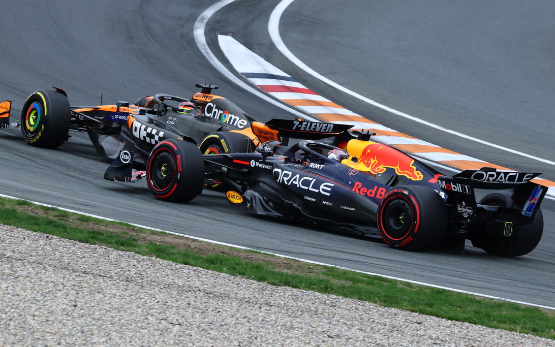 Verstappen Piastri race Zandvoort