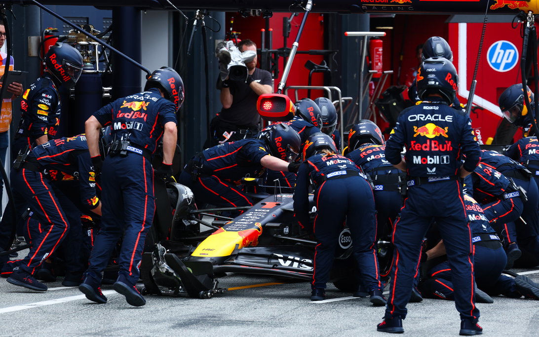 Verstappen pitstop race Zandvoort