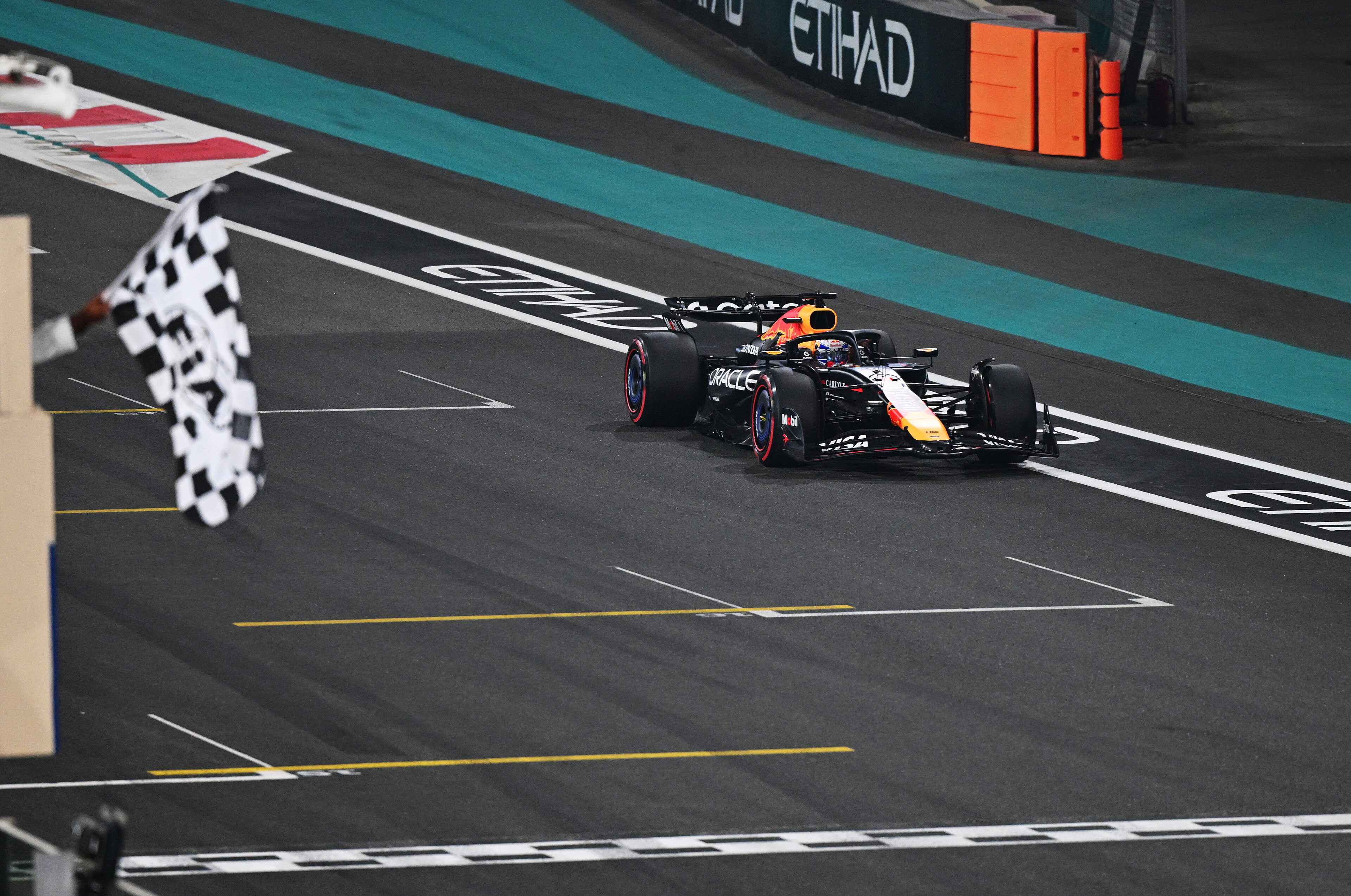 Verstappen pole Abu Dhabi