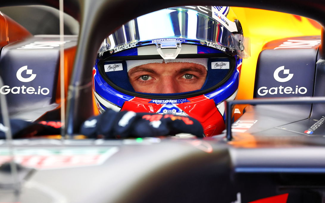 Verstappen Bahrain test cockpit