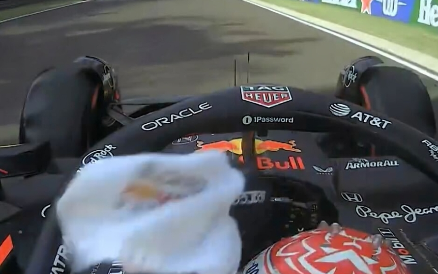 Verstappen FP2 Towel