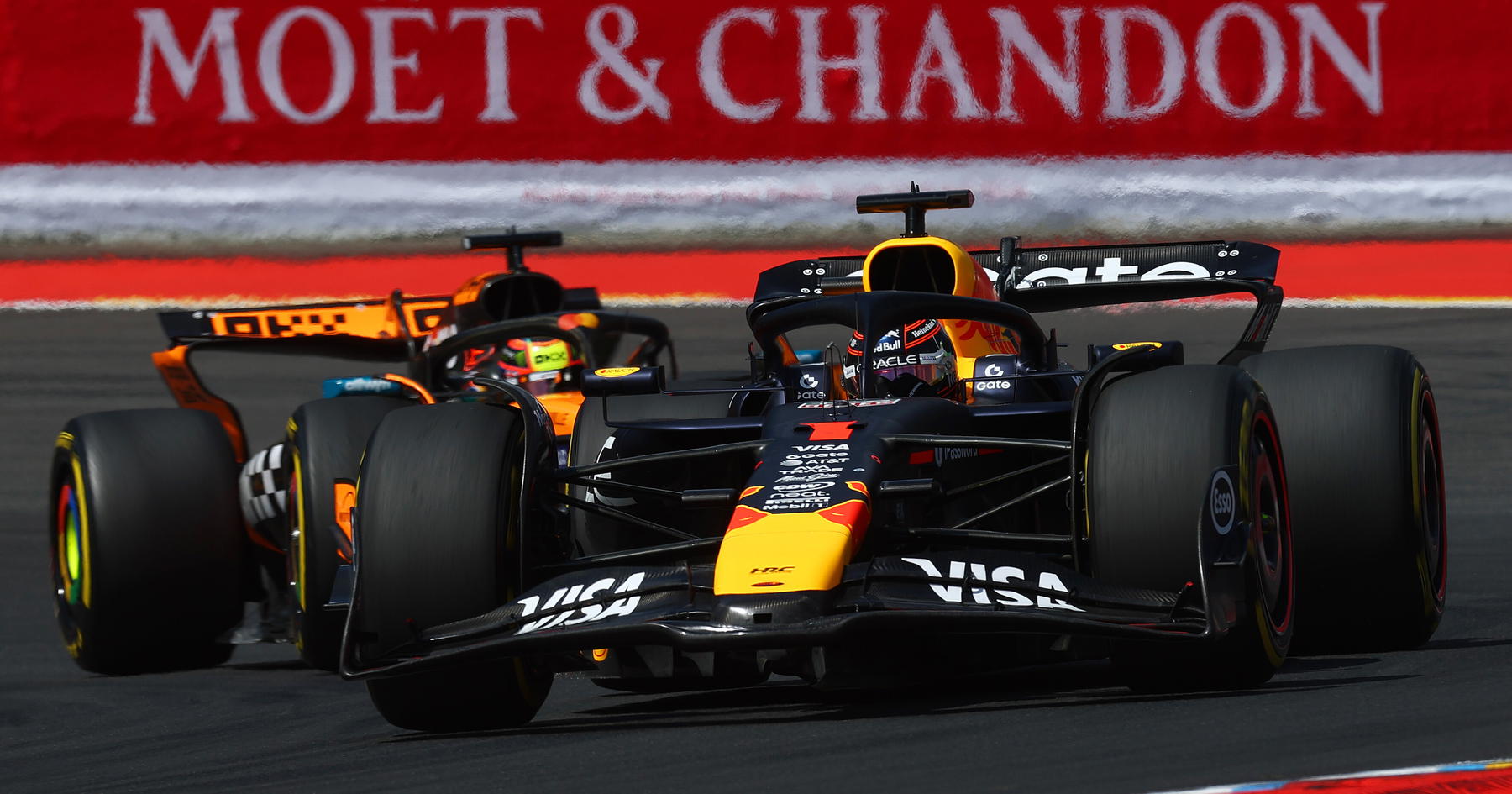Nieuwe WK-stand na F1-sprintoverwinning Verstappen | RacingNews365
