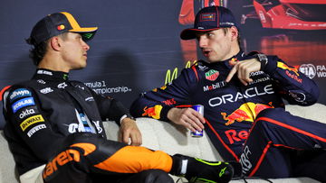 Hilarisch: 'Schoolmeester' Verstappen wijst nerveuze Norris terecht